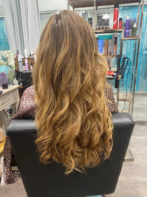 Denver hair extensions, Denver Colorado. Nothing to be said here, but wow, seamless tapes that do no(..)